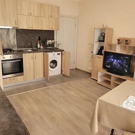 на море в сарафово Apartment *