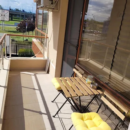 на море в сарафово Apartment *